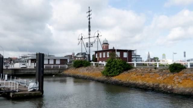 Hamburger Leuchtturm und Windstärkemesser