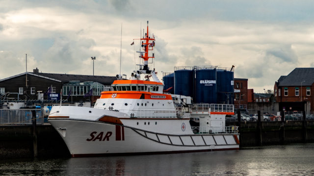 Seenotkreuzer Cuxhaven mit Tochterboot Verena