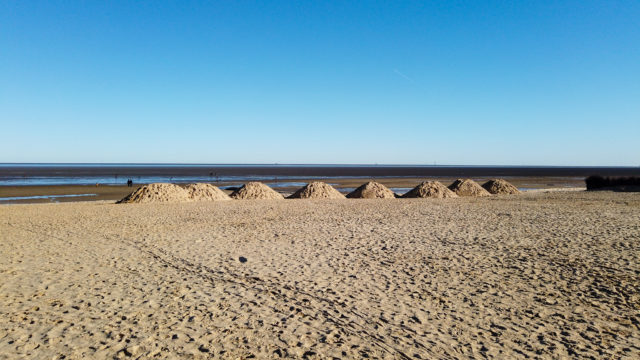 Neuer Sand für den Cuxhavener Strand